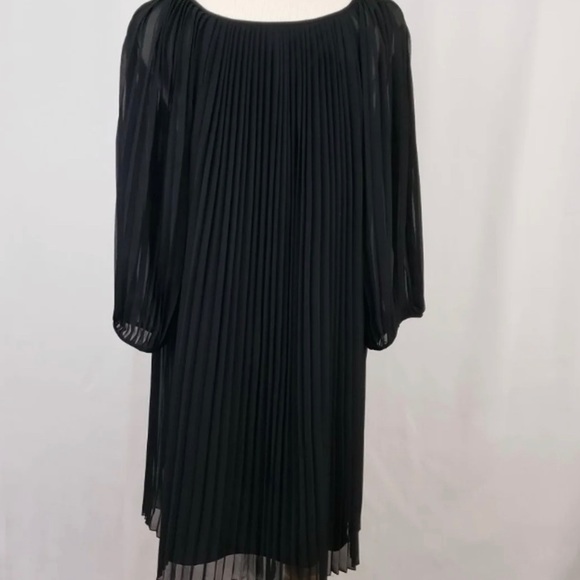 NWT DVF Keoni Dress Pleated Dress (6) - Picture 9 of 16